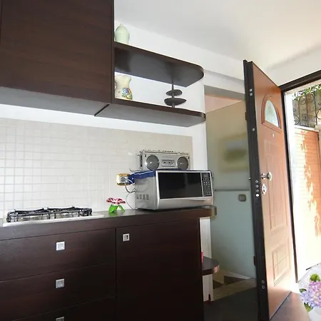 Little Dream House 아파트 바레나
